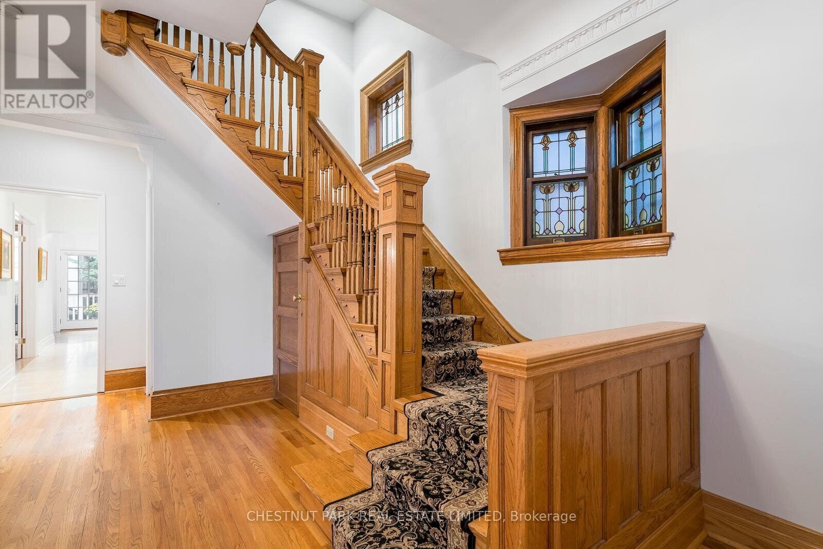 entry_stairs.jpg